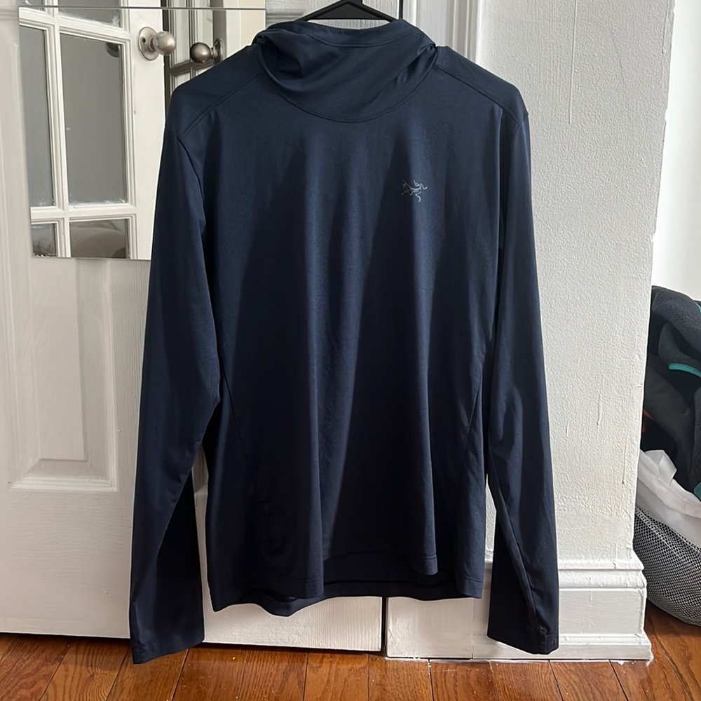 Arc’Teryx wind/sun shield Hoodie Men’s Medium